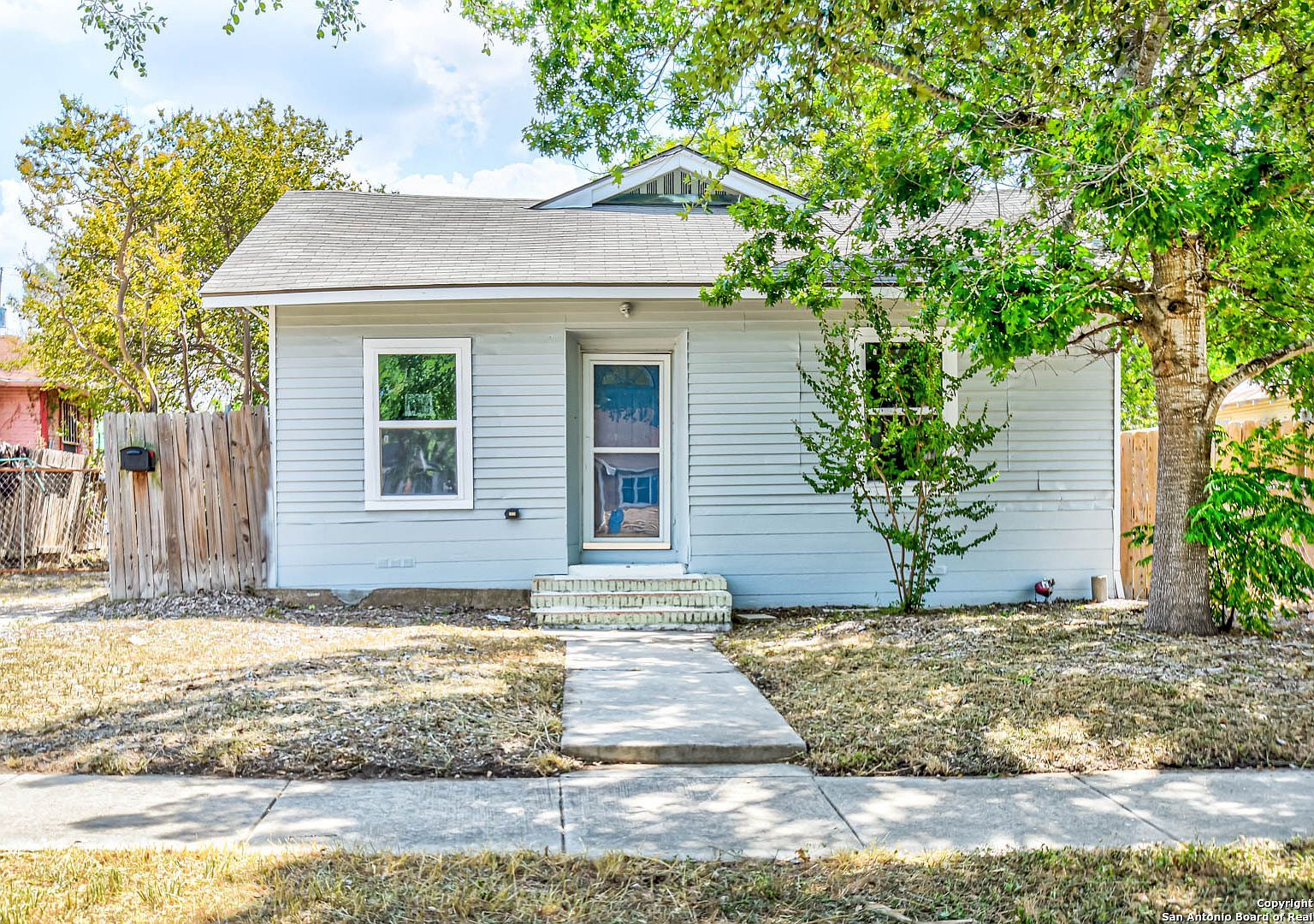 718 E Highland Blvd San Antonio, TX 78210 - Thumbnail 2