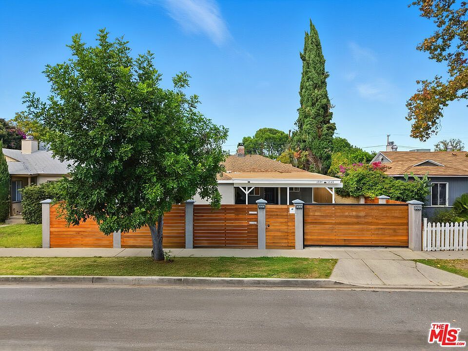 18149 Welby Way Reseda, CA 91335 - Thumbnail 2