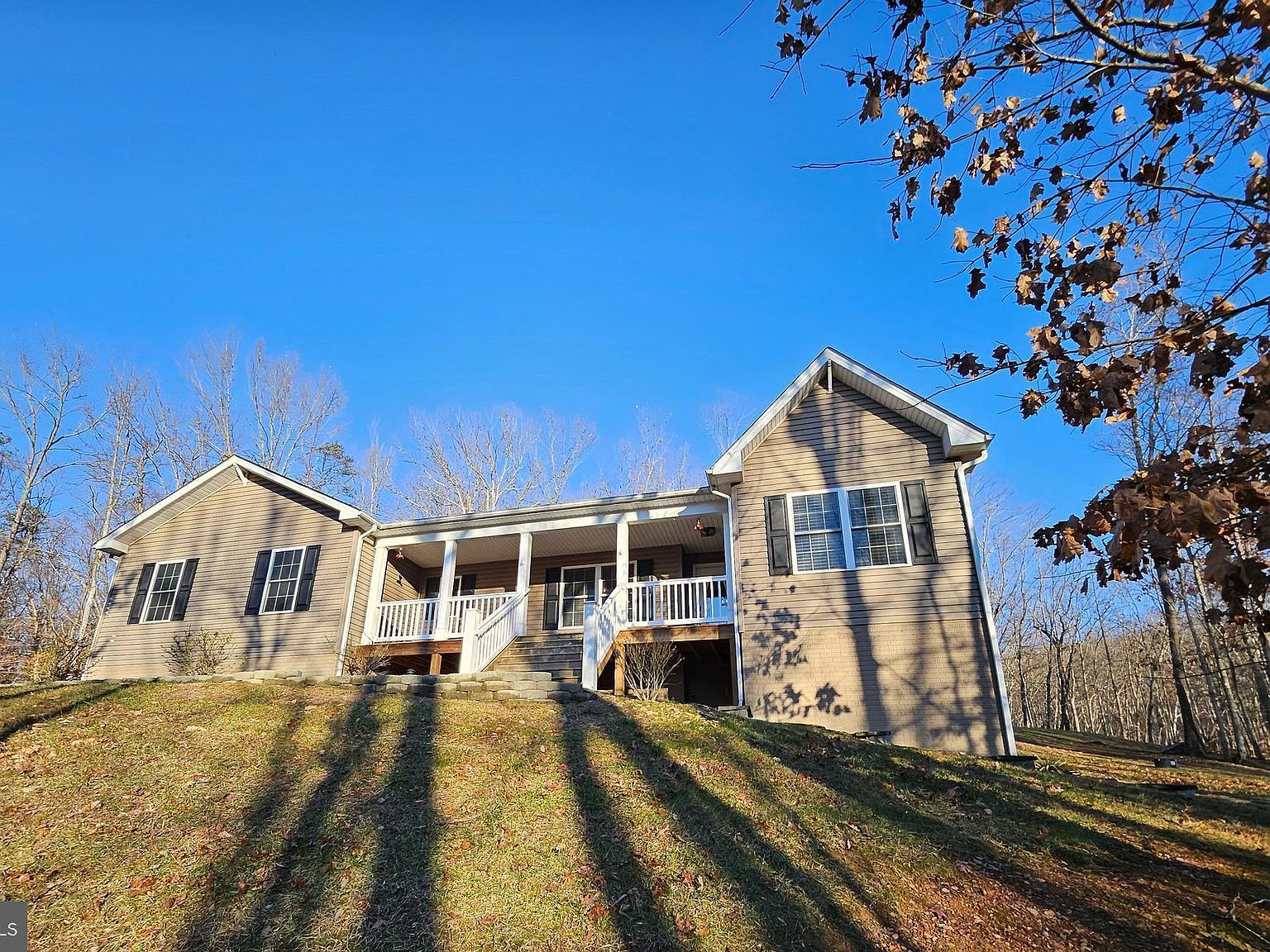 1152 Blue Mountain Rd Front Royal, VA 22630 - Thumbnail 2