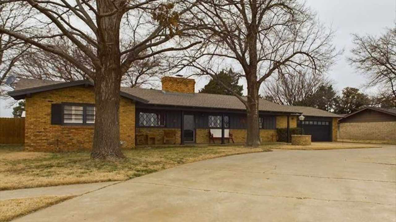 827 N Amherst Road, Eart, TX, 79031  | Single Family