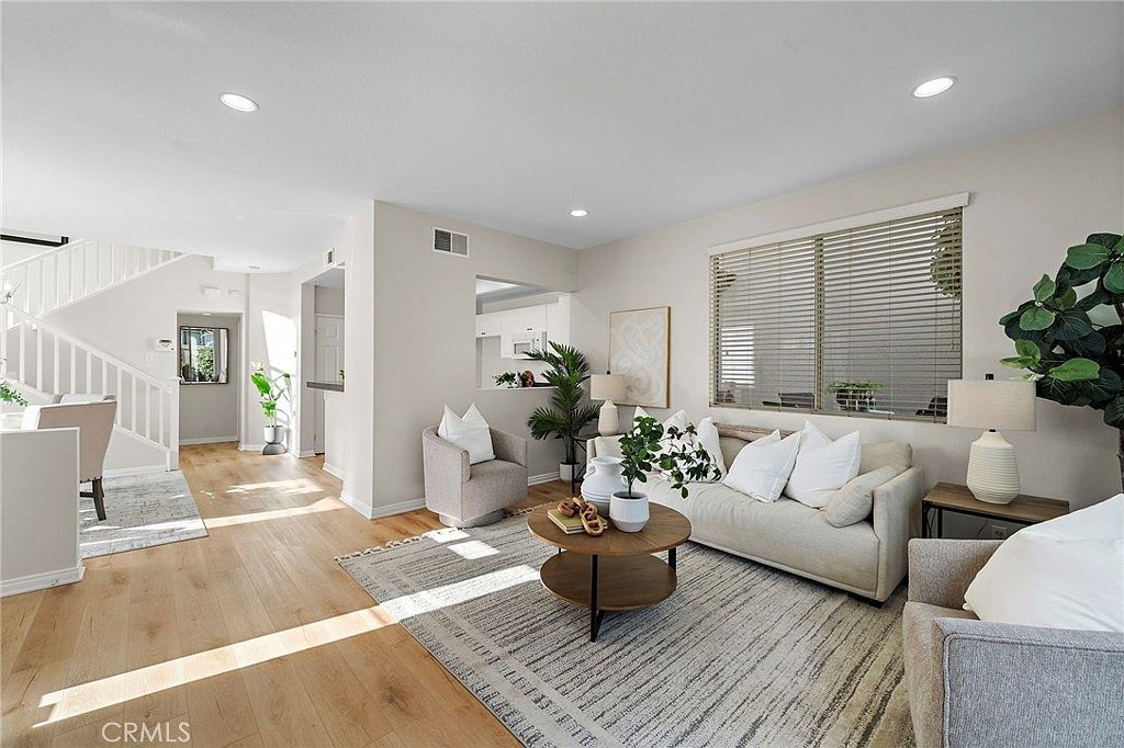 834 N Kintyre Dr Orange, CA 92869 - Thumbnail 2