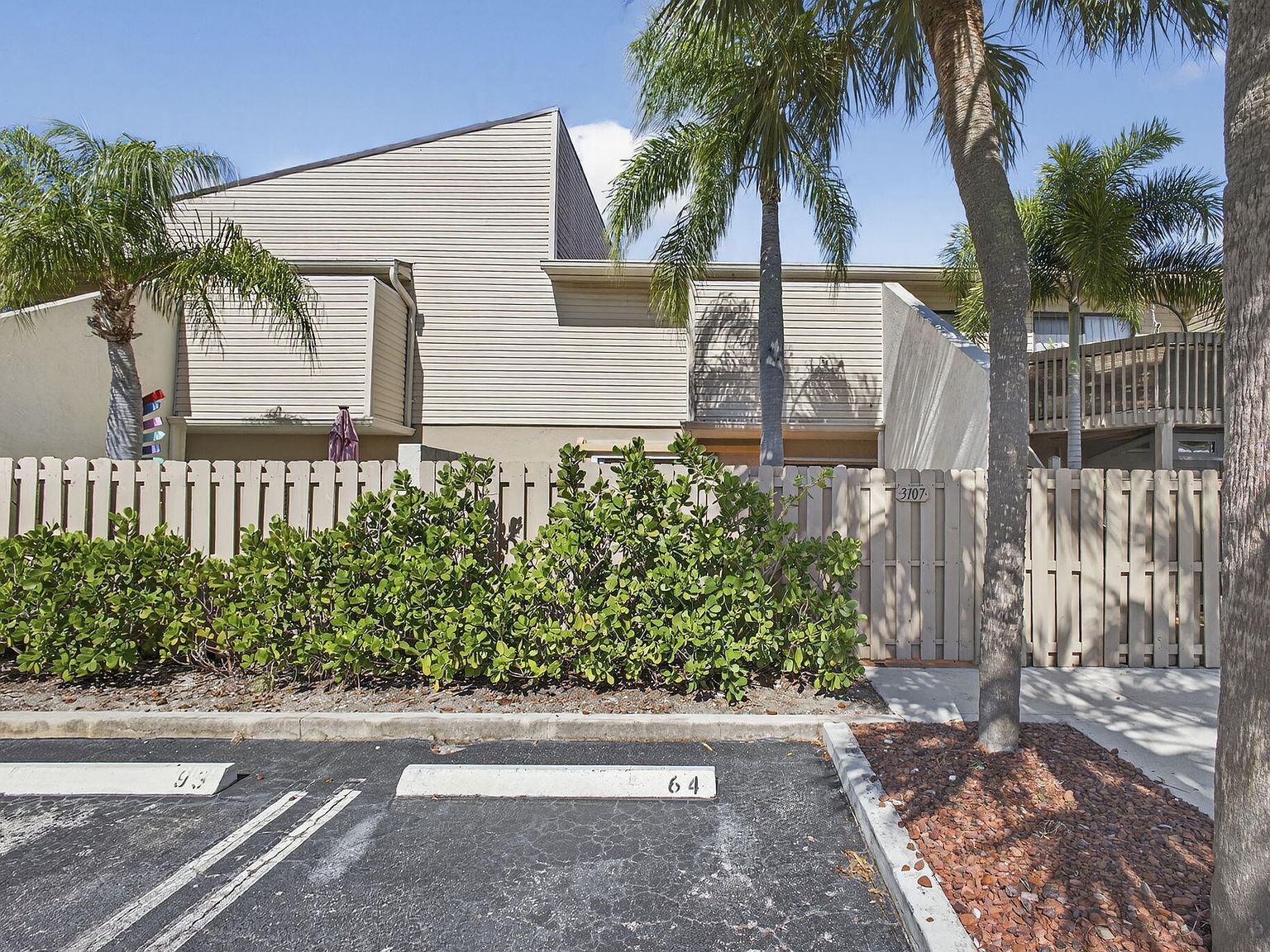 612 Executive Center Dr #3107 West Palm Beach, FL 33401 - Thumbnail 2