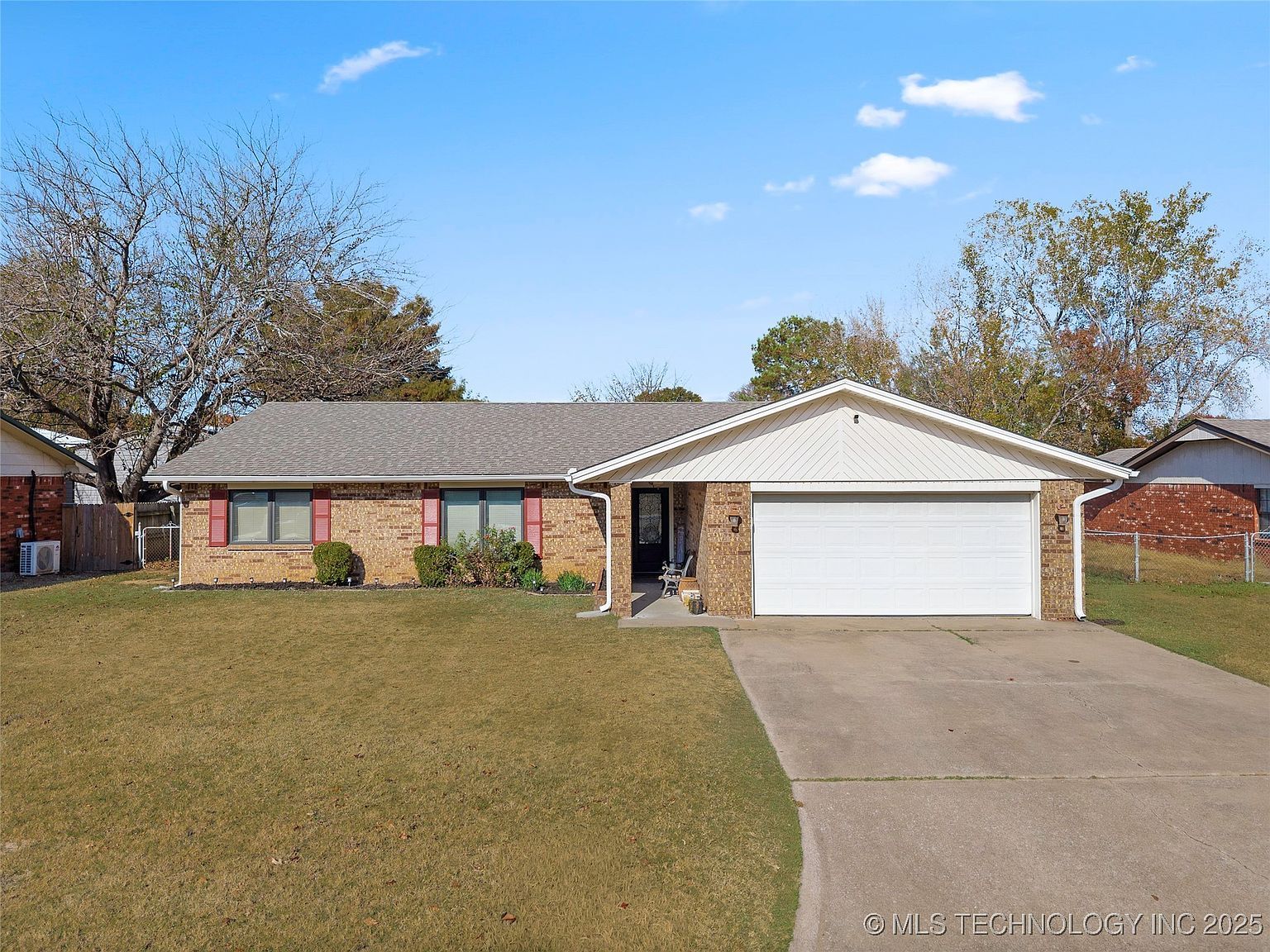 3133 Cardinal Dr Ardmore, OK 73401 - Thumbnail 2