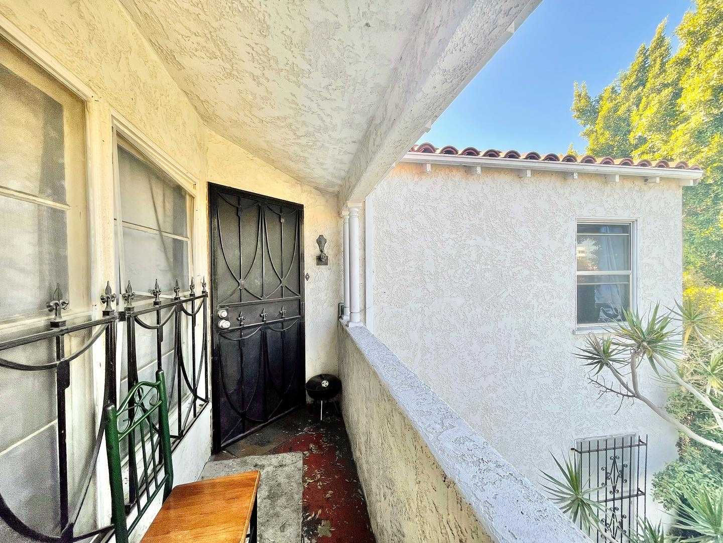 1042 West 84th Place, Los Angeles, CA, USA, 90044 - Thumbnail 3