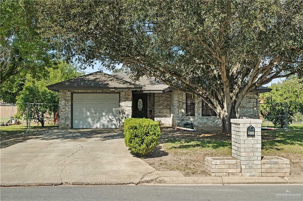 921 E Alan St Pharr, TX 78577 - Thumbnail 2