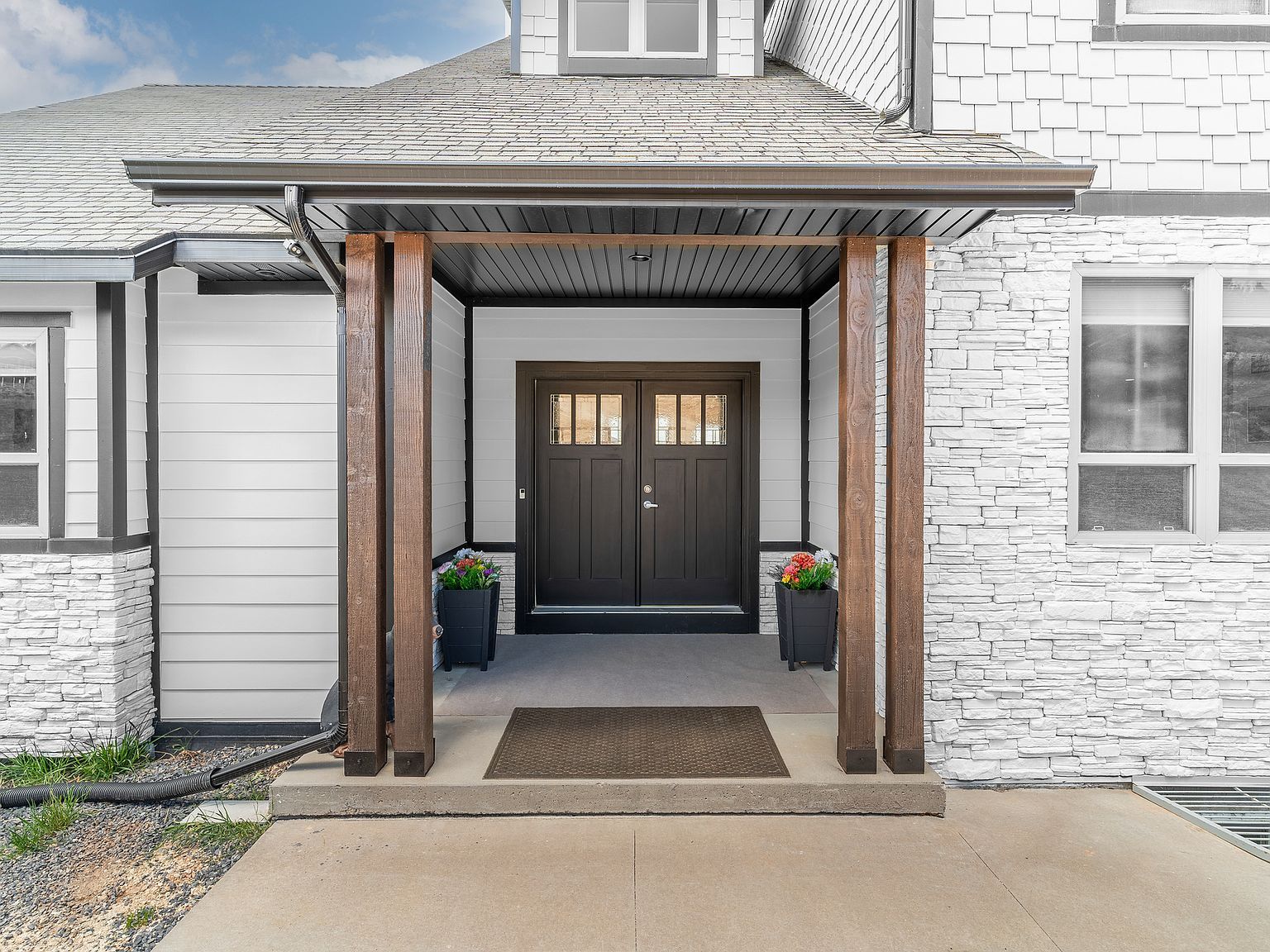 824 S Lakeview Dr Garden City, UT 84028 - Thumbnail 2