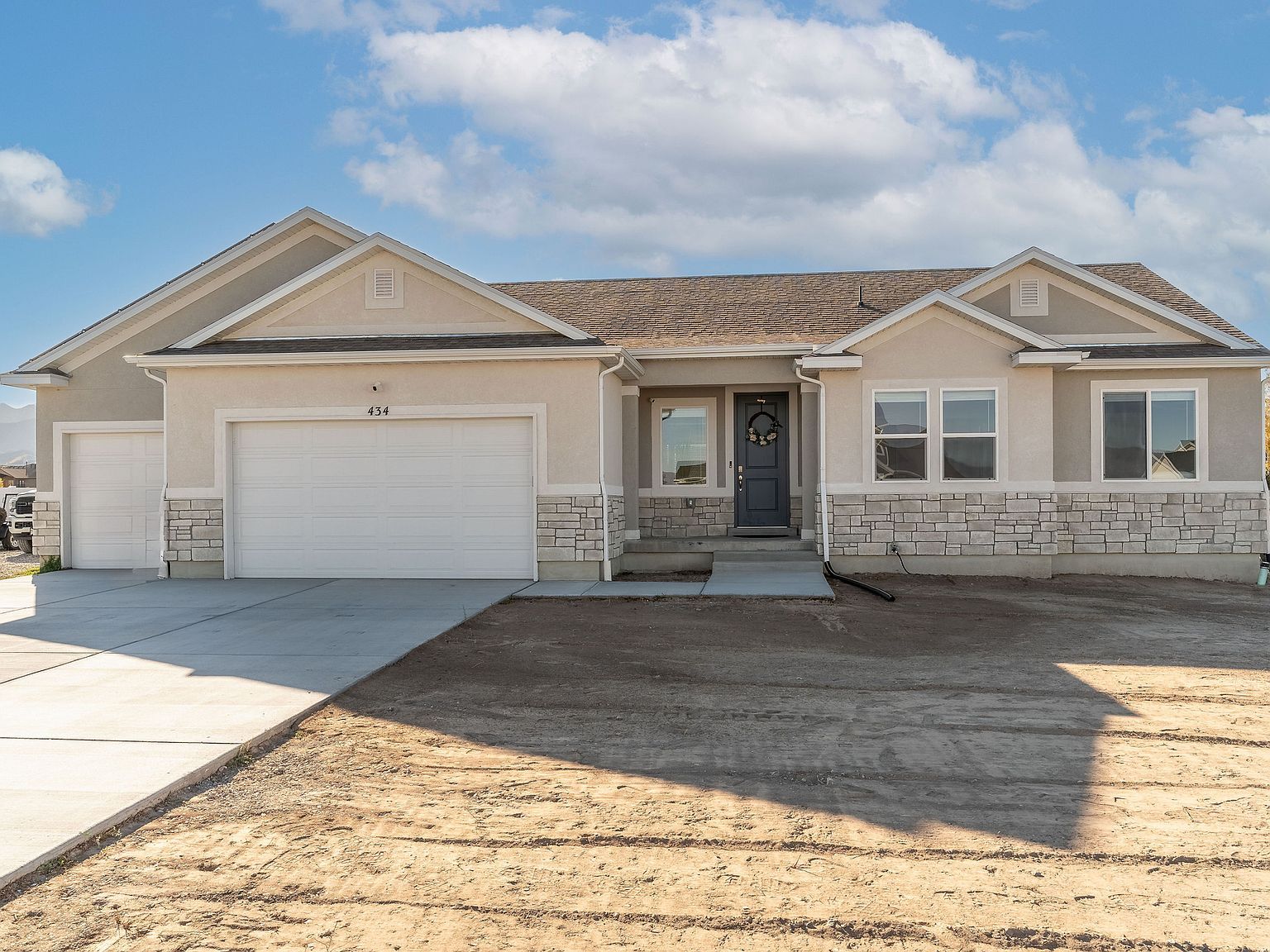 434 S Madeline Ct Grantsville, UT 84029 - Thumbnail 2