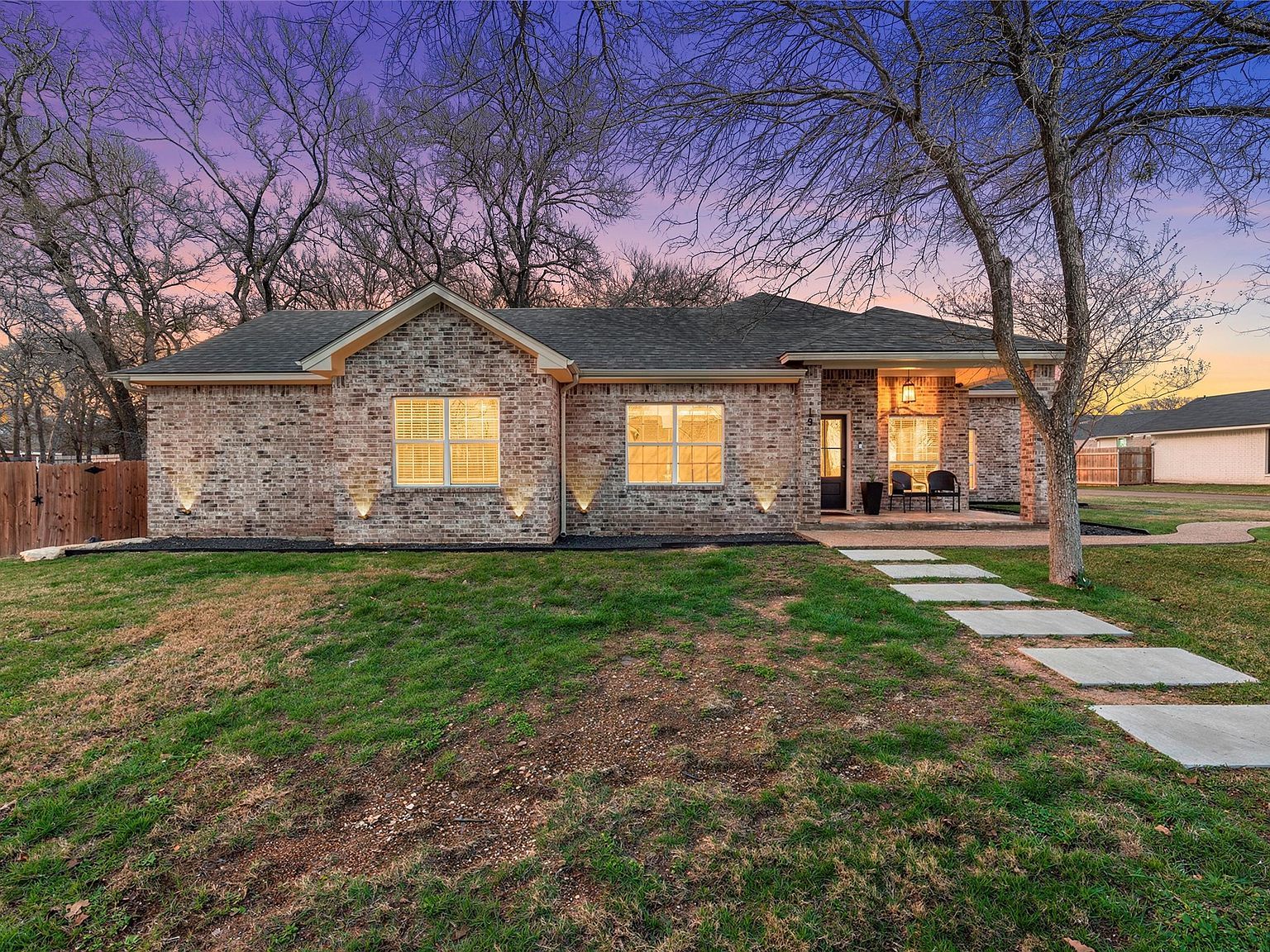 117 Lost Oaks Dr Waco, TX 76705 - Thumbnail 2