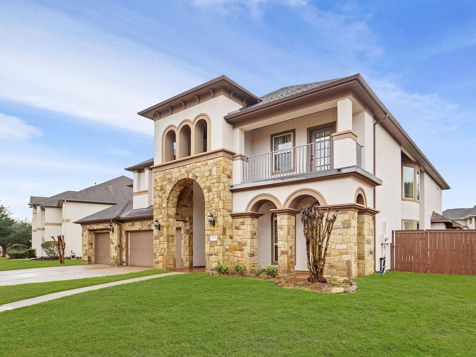 5719 Avon Landing Ln Sugar Land, TX 77479 - Thumbnail 2