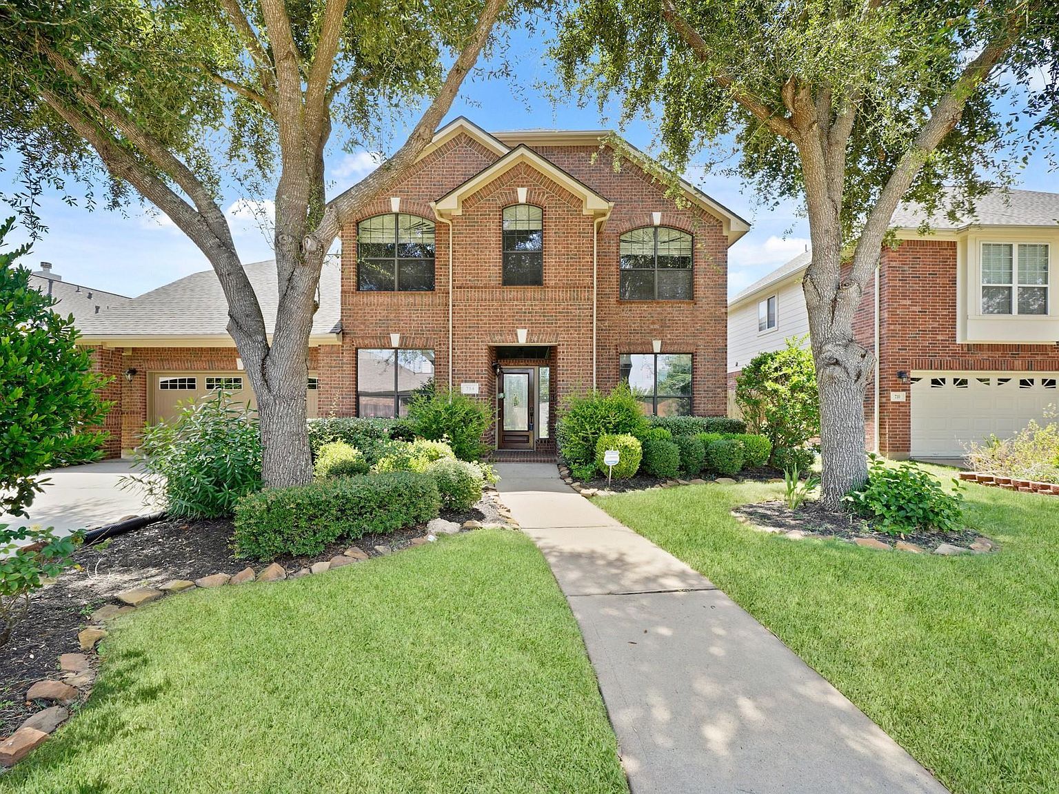 714 Coggins Point Way Sugar Land, TX 77479 - Thumbnail 2