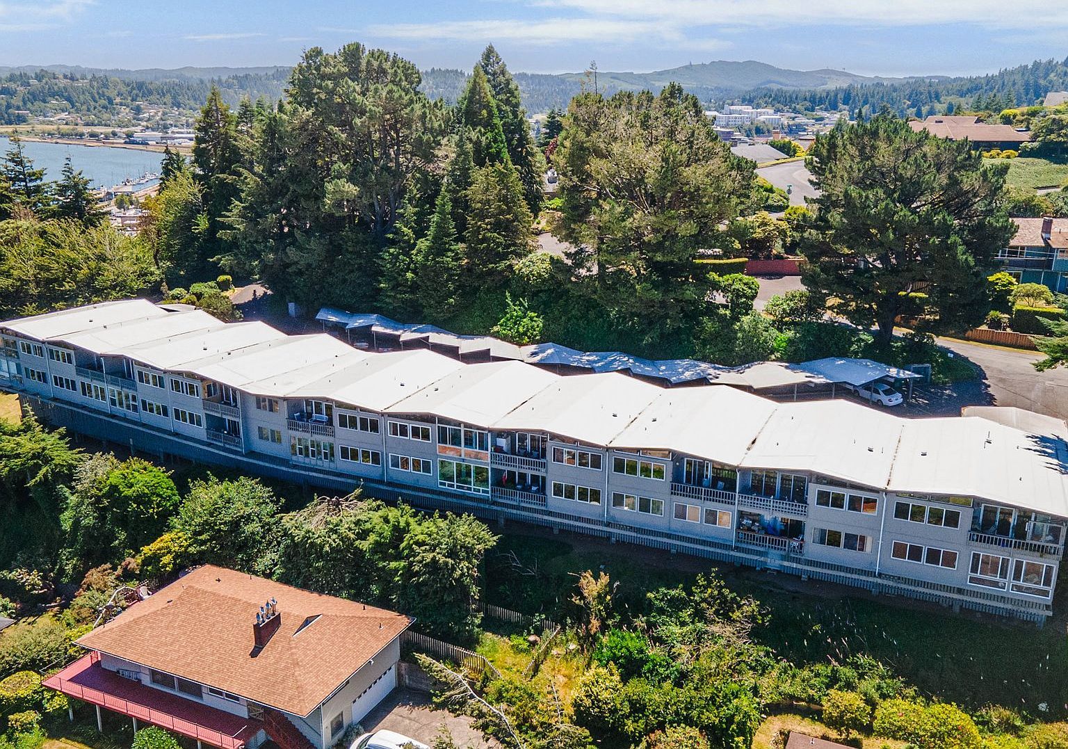 290 N 3rd Ct APT 7 Coos Bay, OR 97420 - Thumbnail 2