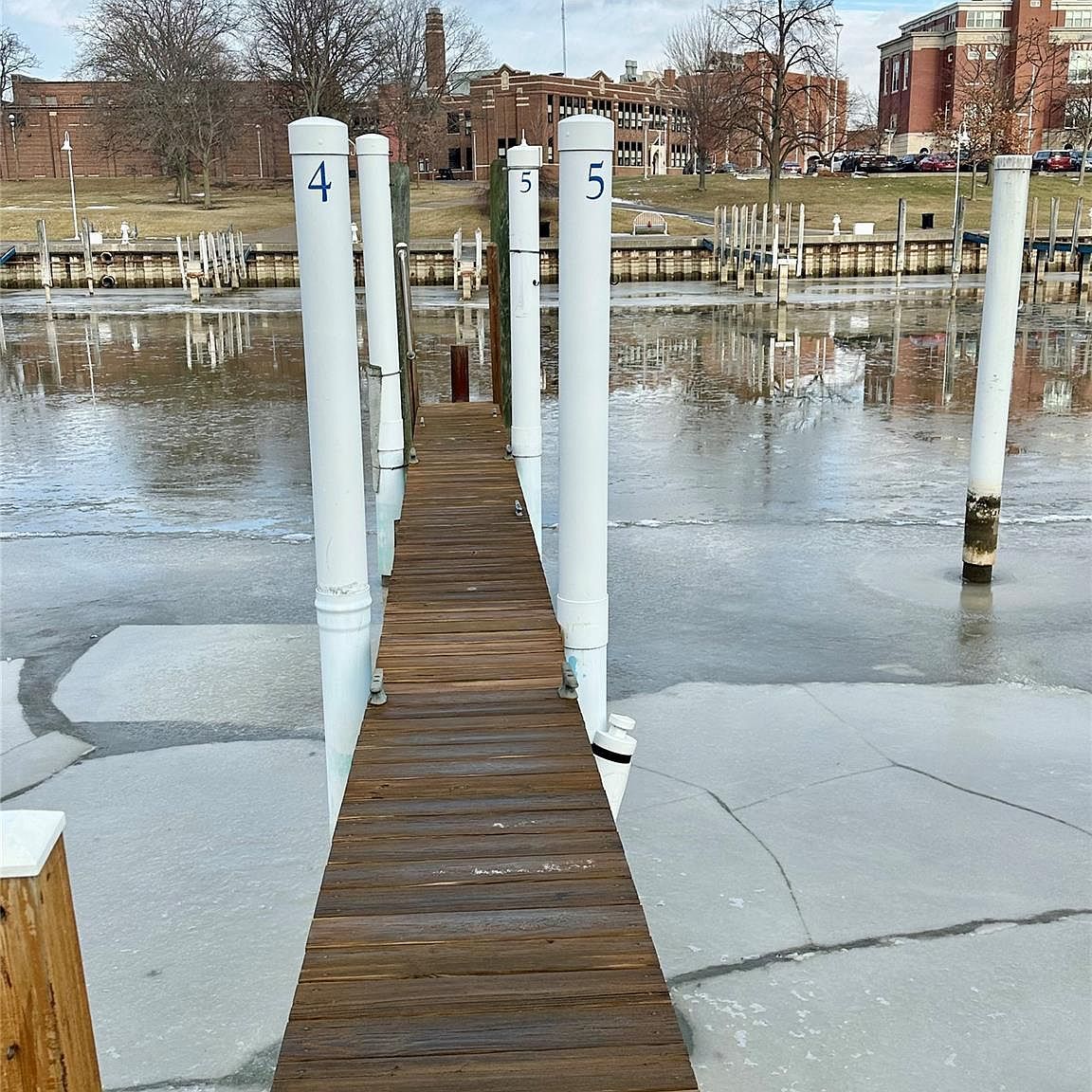 Boat Well Boat #5 Pt Huron, MI 48060 - Thumbnail 2