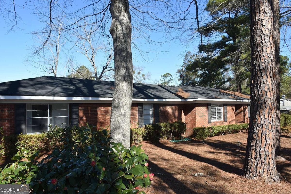 611 N 4th St Jesup, GA 31545 - Thumbnail 2