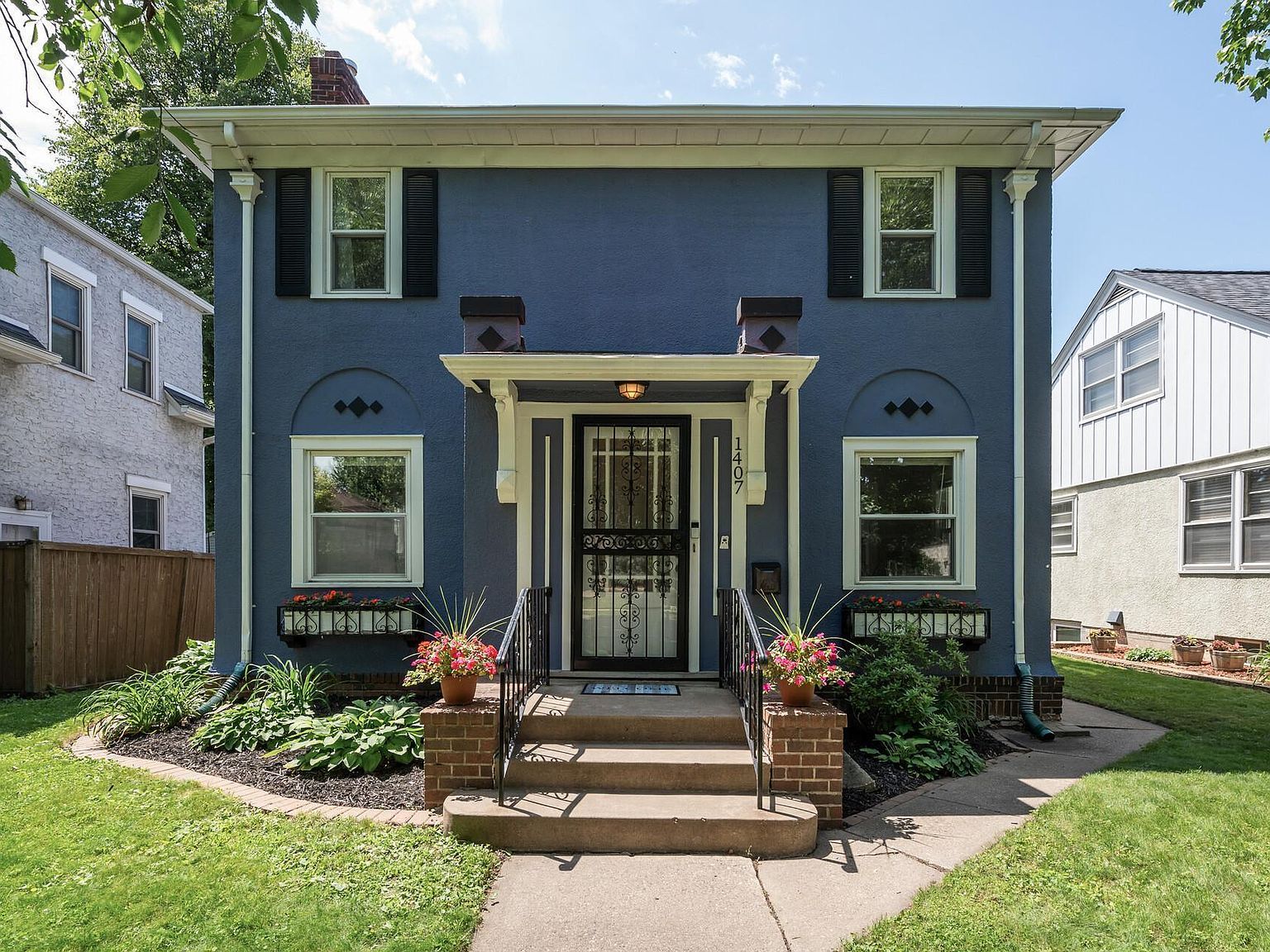 1407 Pascal St N Saint Paul, MN 55108 - Thumbnail 2