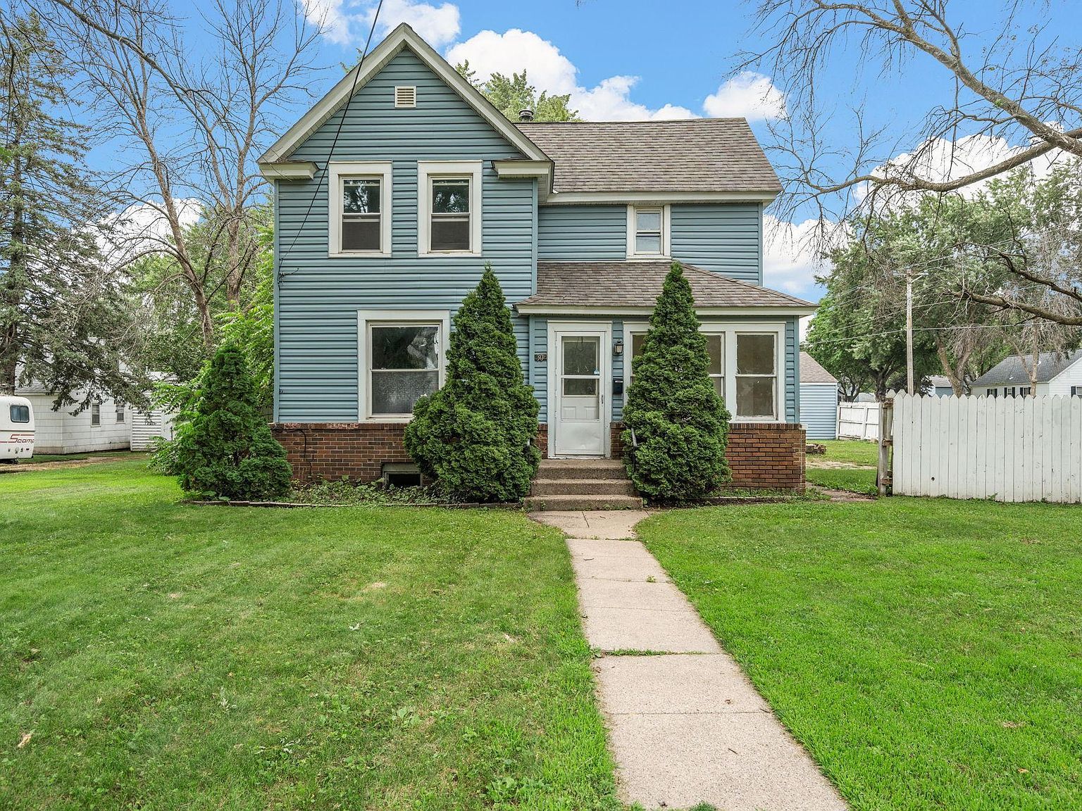 1302 8th Ave NW Austin, MN 55912 - Thumbnail 2