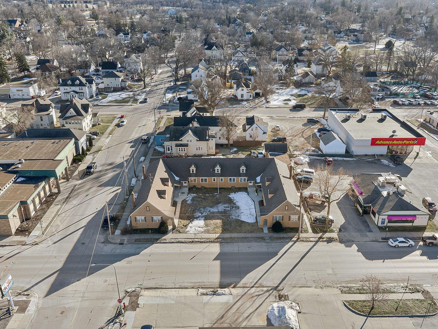 301 W Oakland Ave APT 4 Austin, MN 55912 - Thumbnail 2