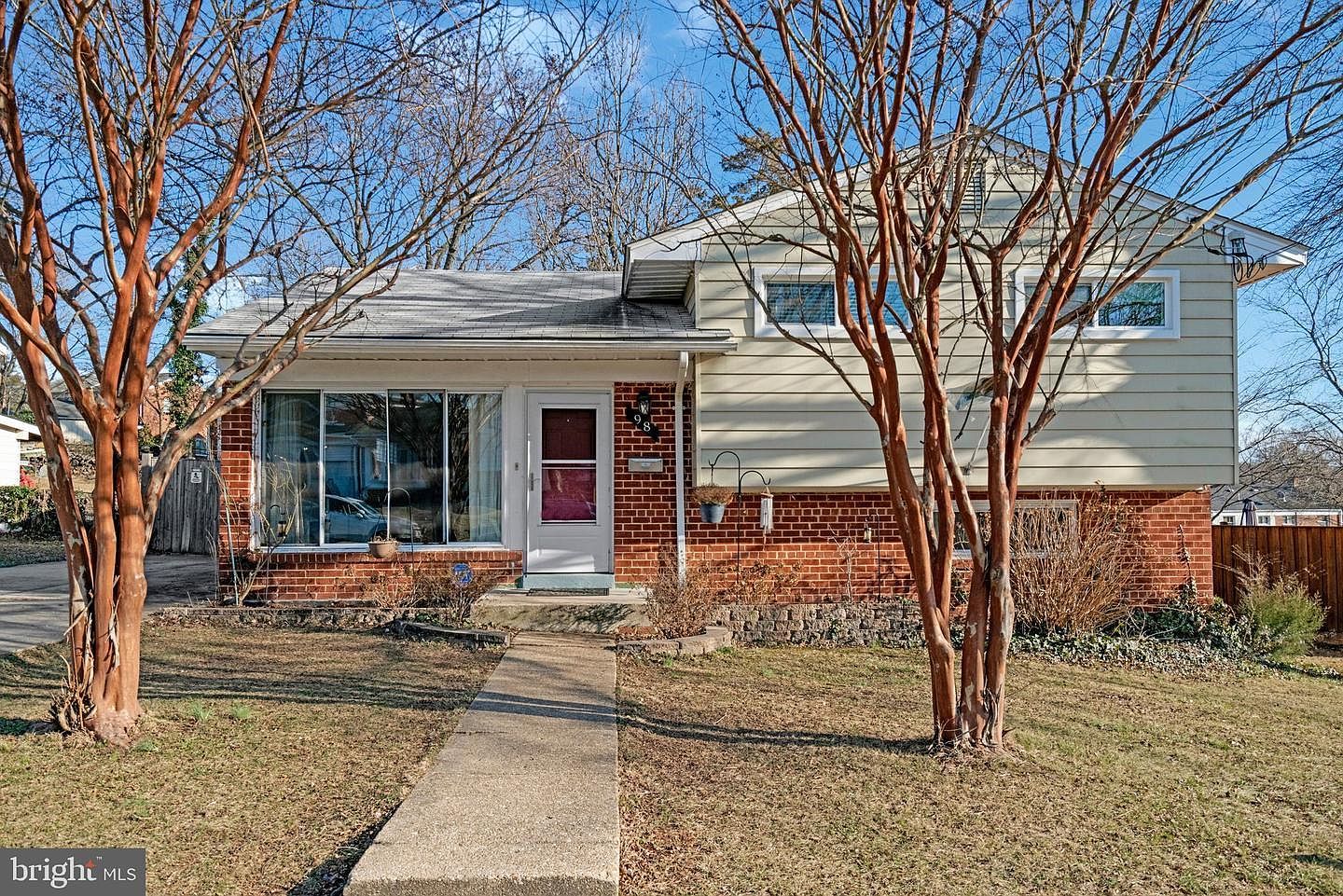 98 S Iris St Alexandria, VA 22304 - Thumbnail 2