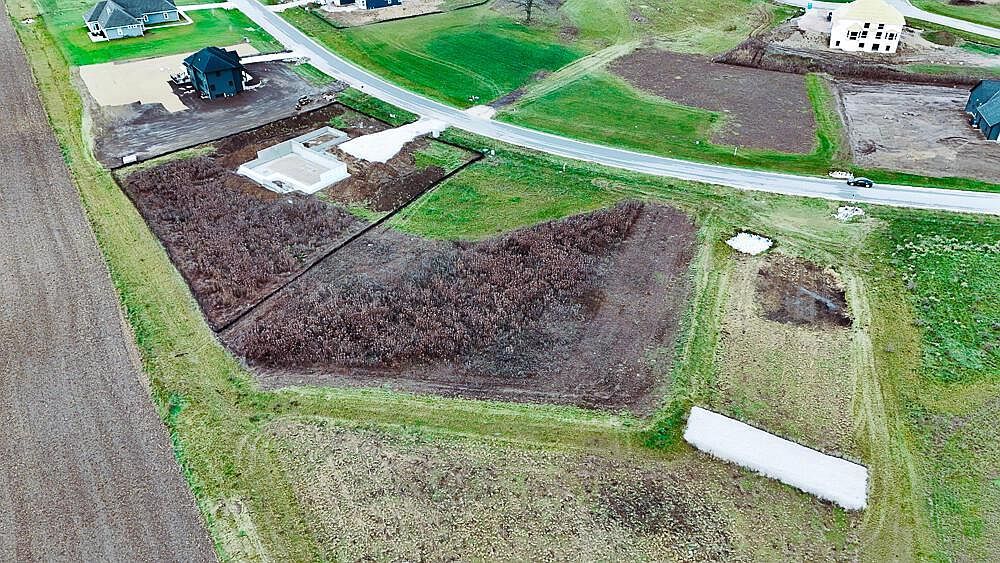 N82W27705 Marshall Dr LOT 137 Hartland, WI 53029 - Thumbnail 2