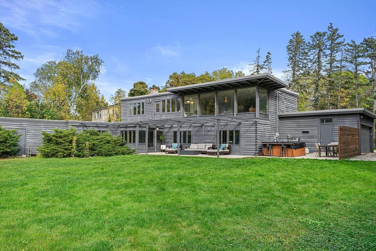 6465 N Santa Monica Blvd Fox Pt, WI 53217 - Thumbnail 2