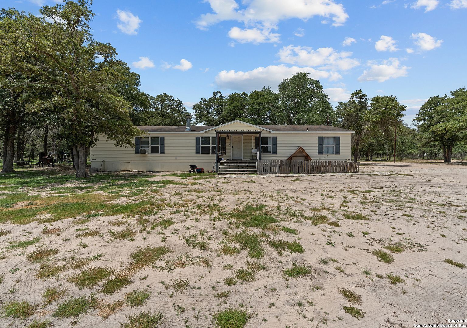 129 Kothmann Rd La Vernia, TX 78121 - Thumbnail 2