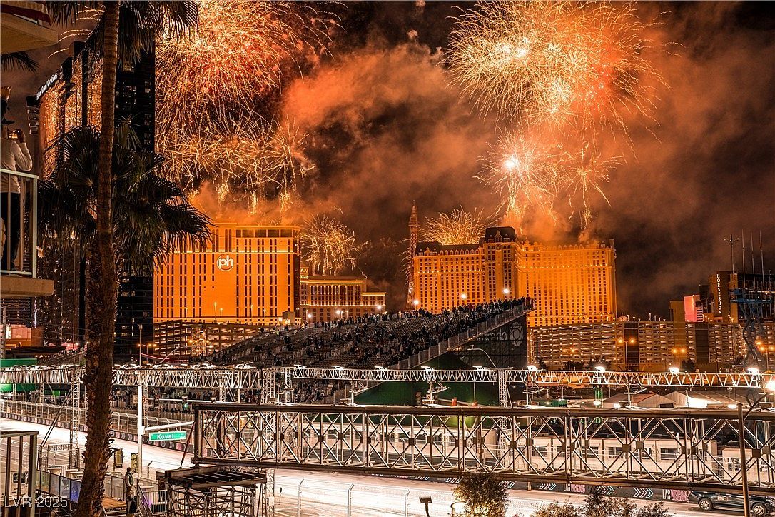 205 E Harmon Ave APT 406 Paradise Town, NV 89169 - Thumbnail 2