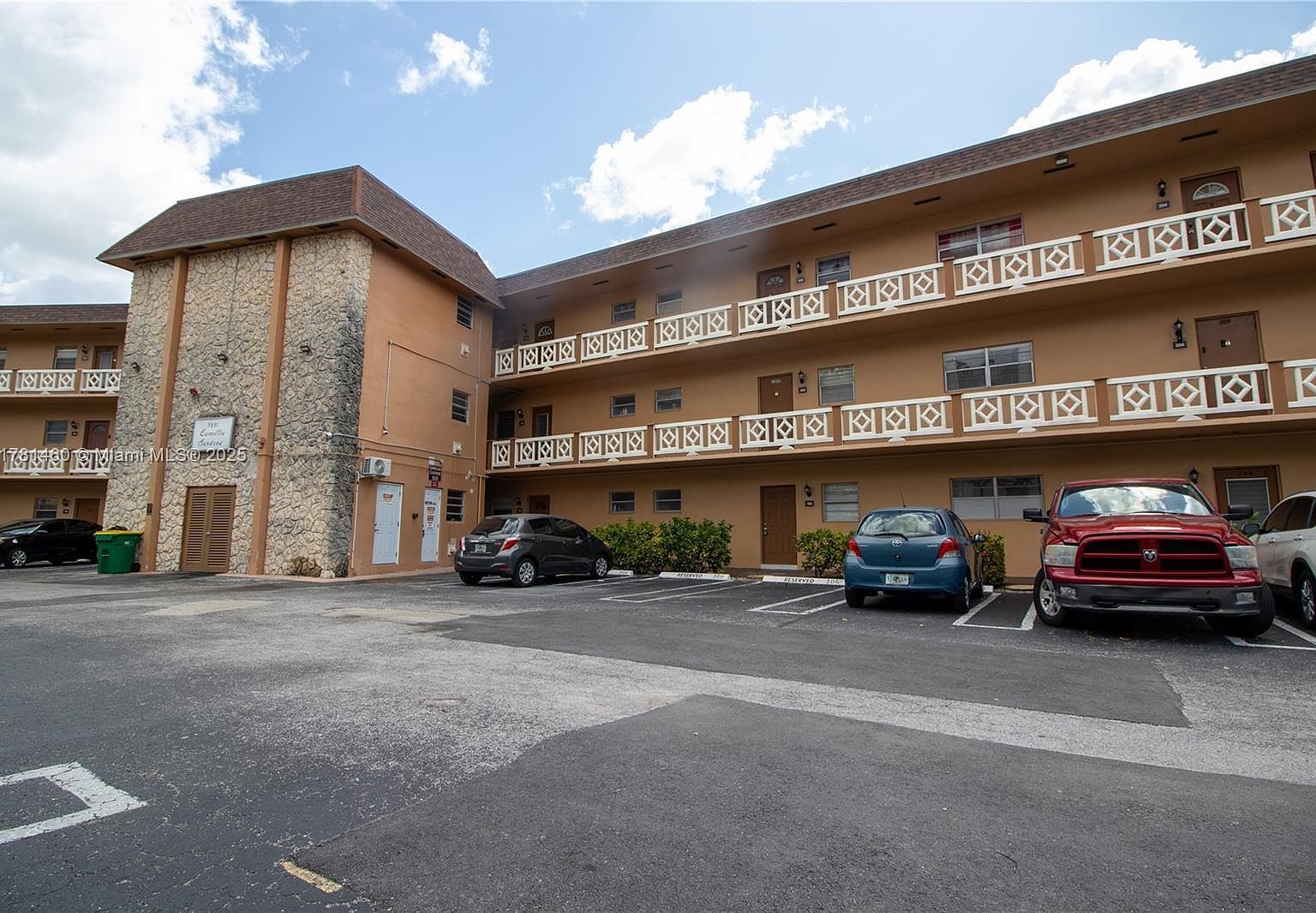 5031 W Oakland Park Blvd #309 Lauderdale Lakes, FL 33313 - Thumbnail 2