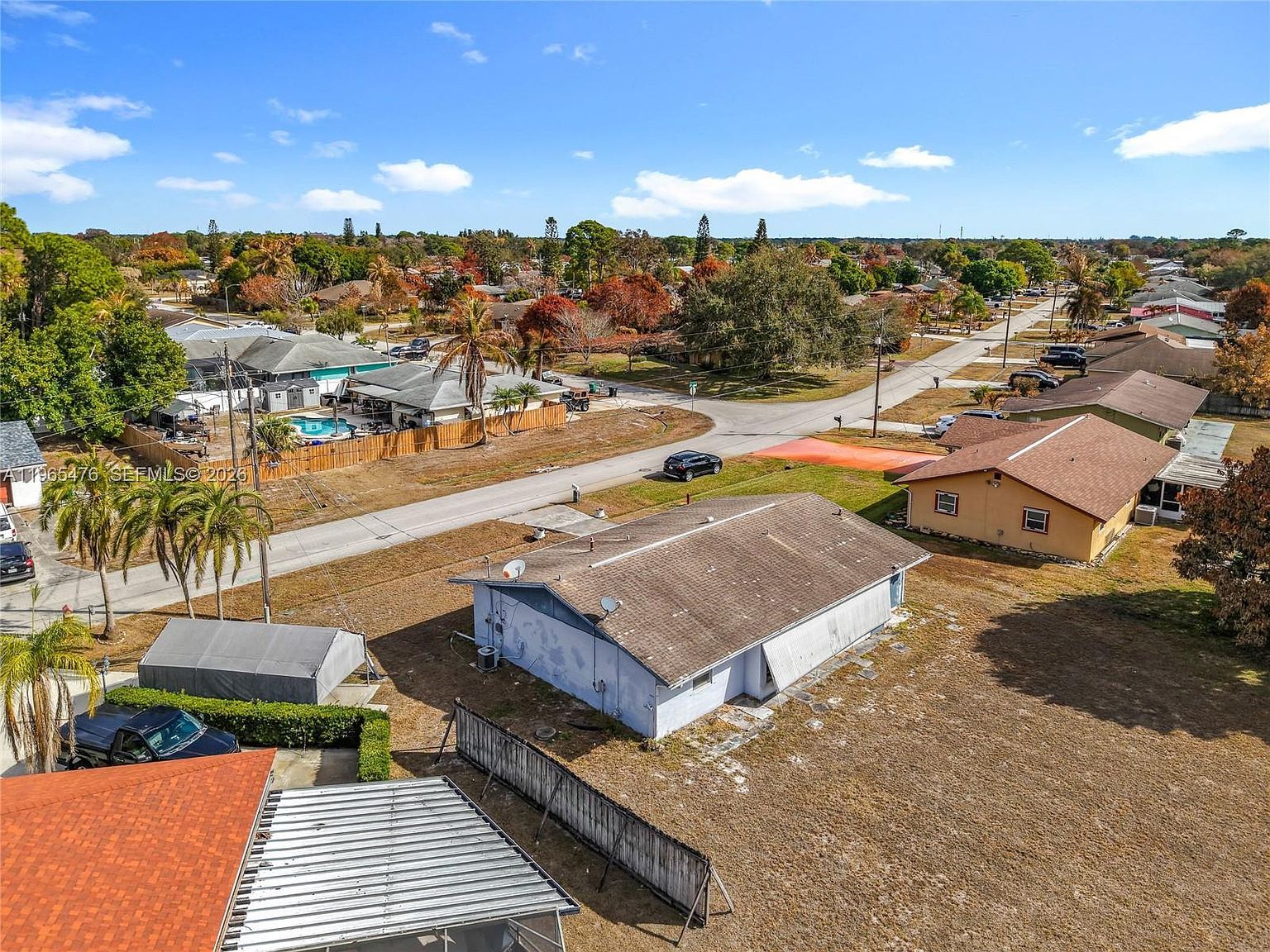 310 SE Calmoso Dr Port Saint Lucie, FL 34983 - Thumbnail 2