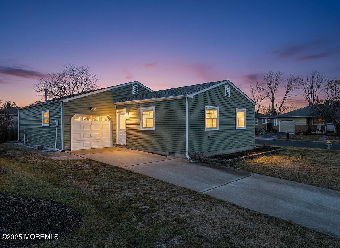 2 Seville Pl Toms River, NJ 08757 - Thumbnail 2