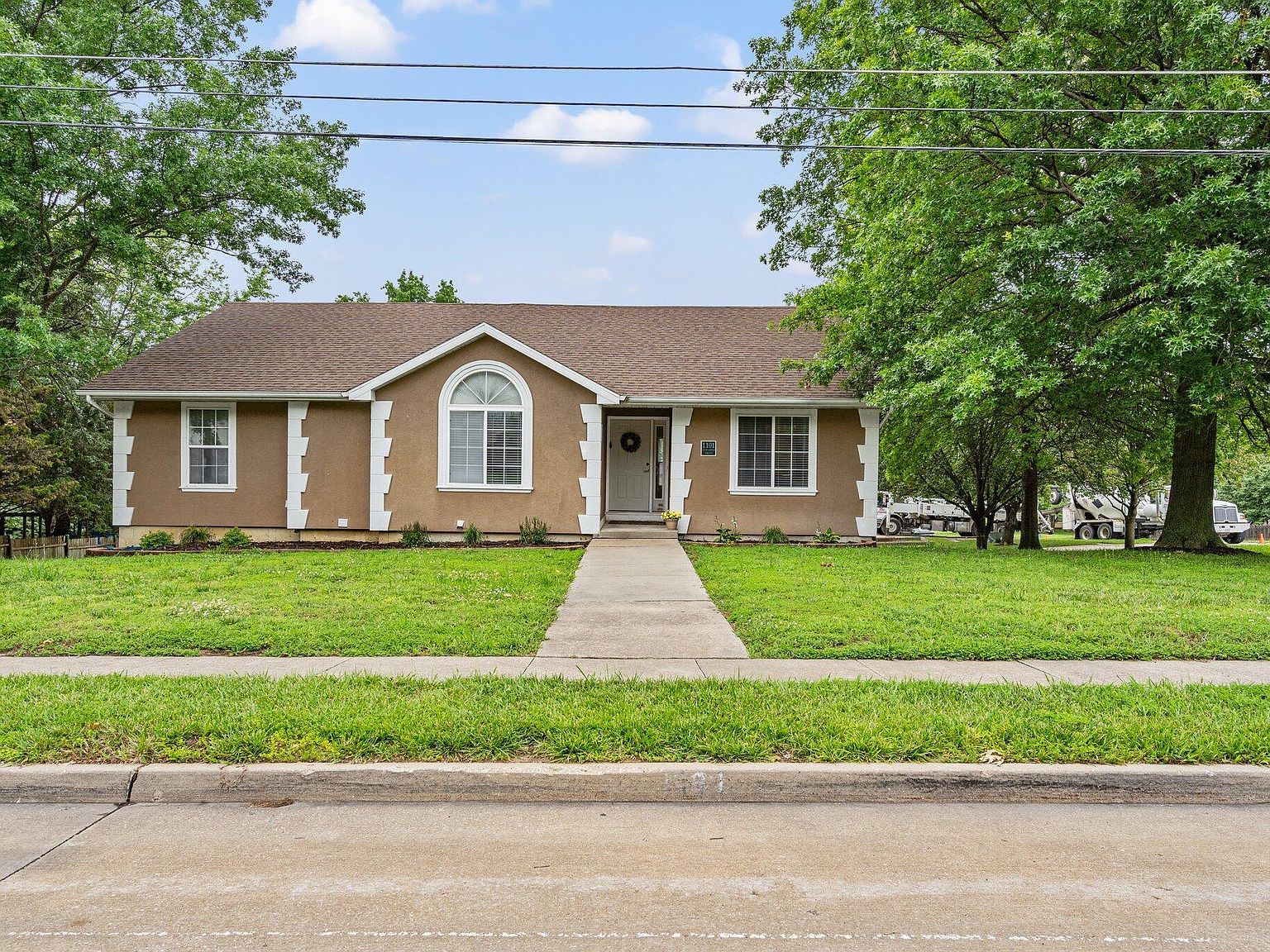 1101 W Southampton Dr Columbia, MO 65203 - Thumbnail 2