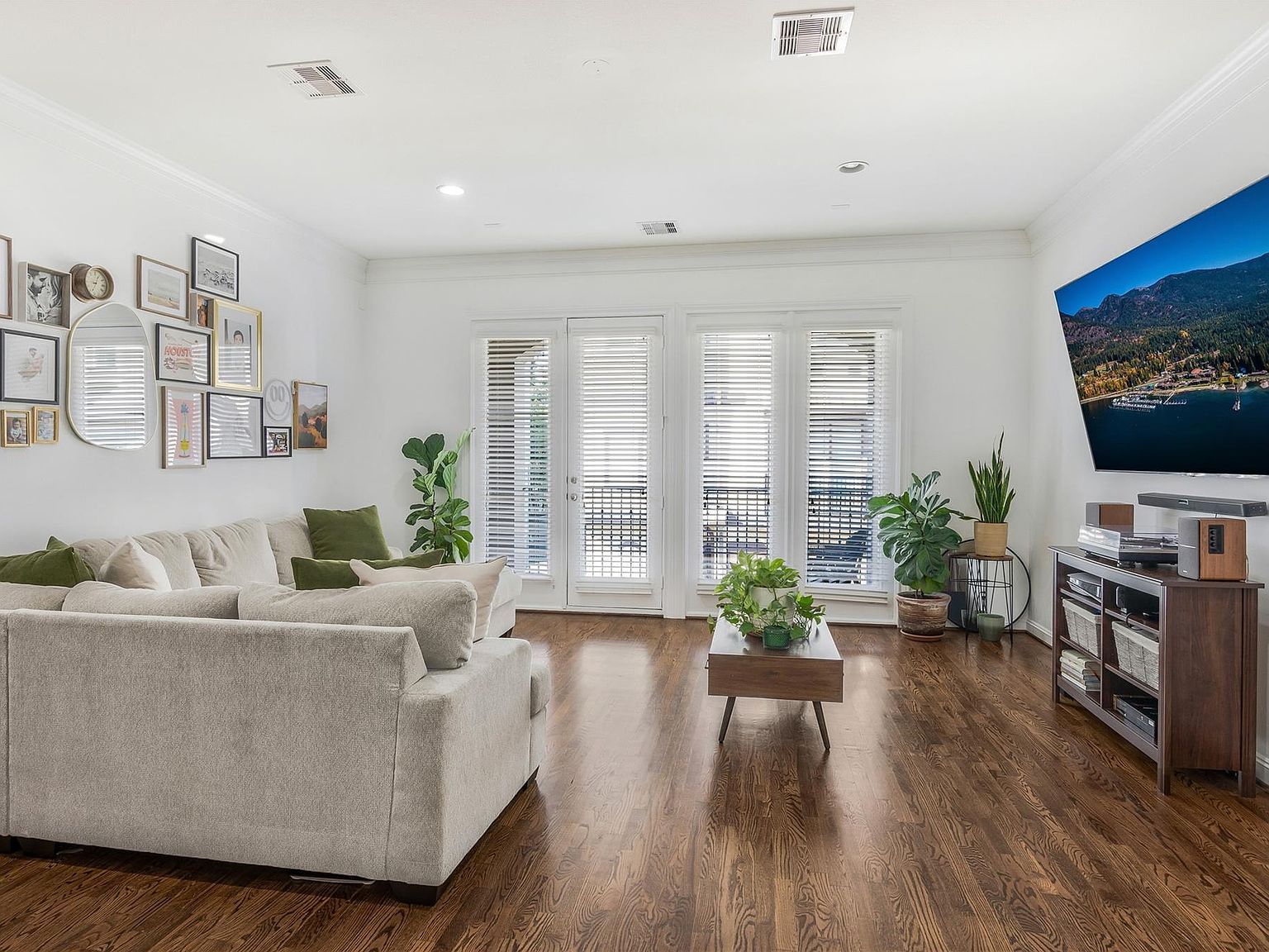 8817 Lakeshore Bend Dr Houston, TX 77080, 77080