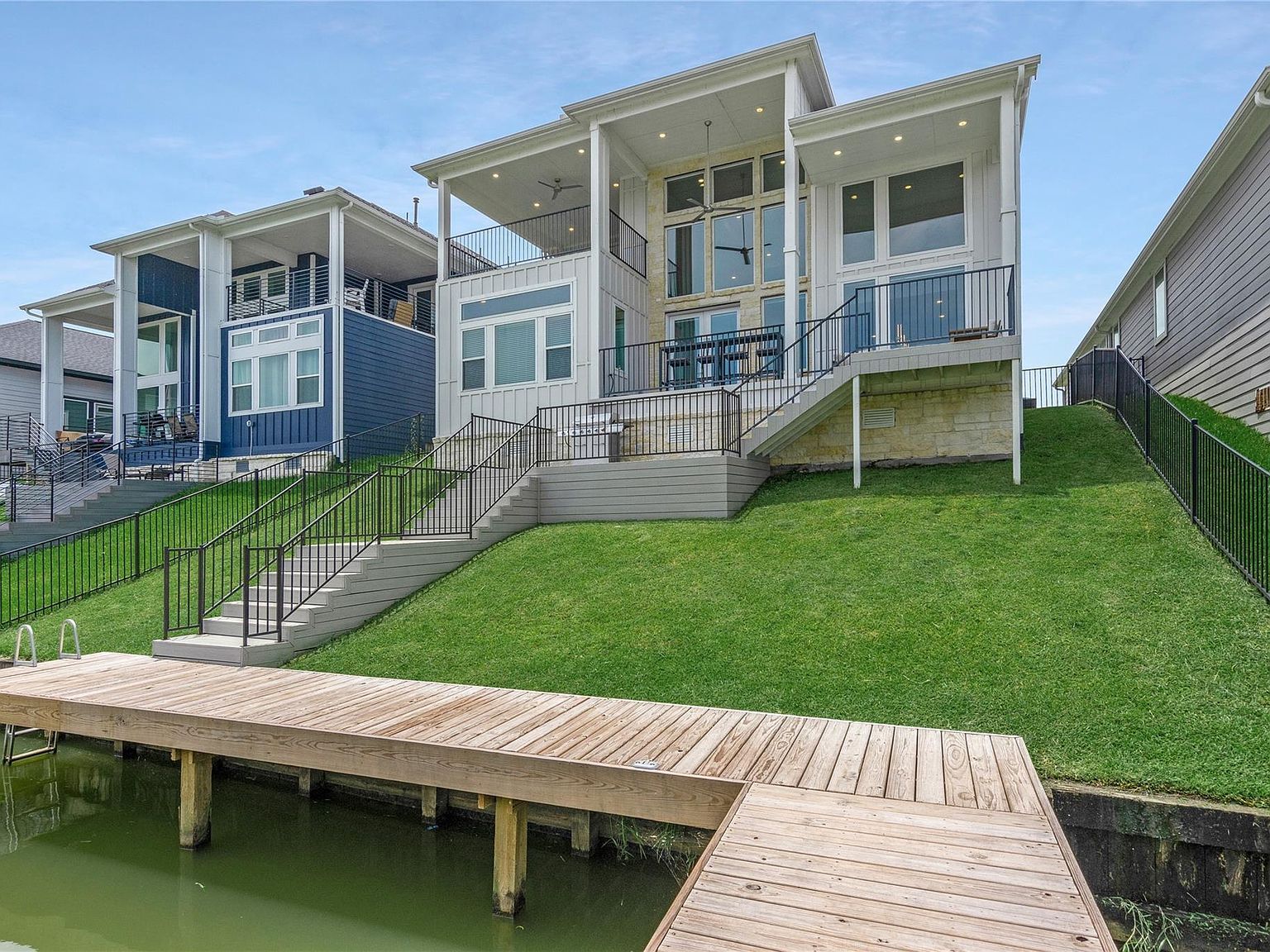 10736 S Lake Mist Ln Willis, TX 77318 - Thumbnail 2