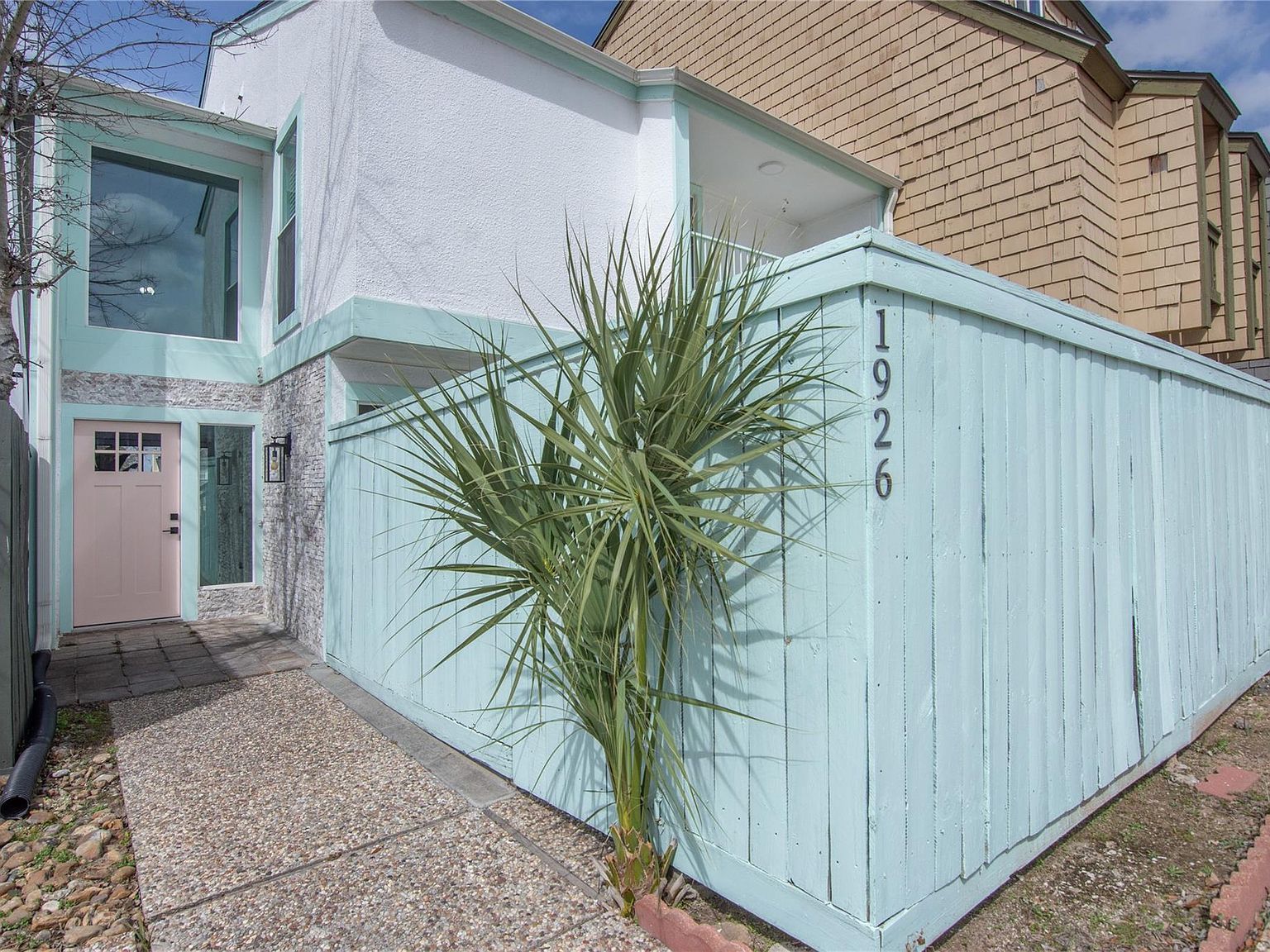 1926 Clipper Ct Willis, TX 77318 - Thumbnail 2