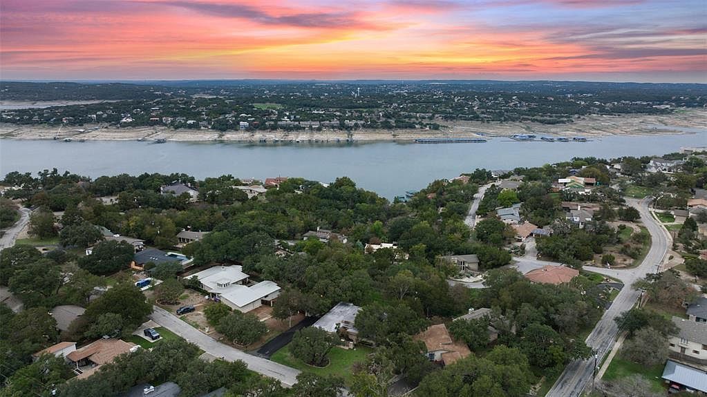 113 Comet Lakeway, TX 78734 - Thumbnail 2