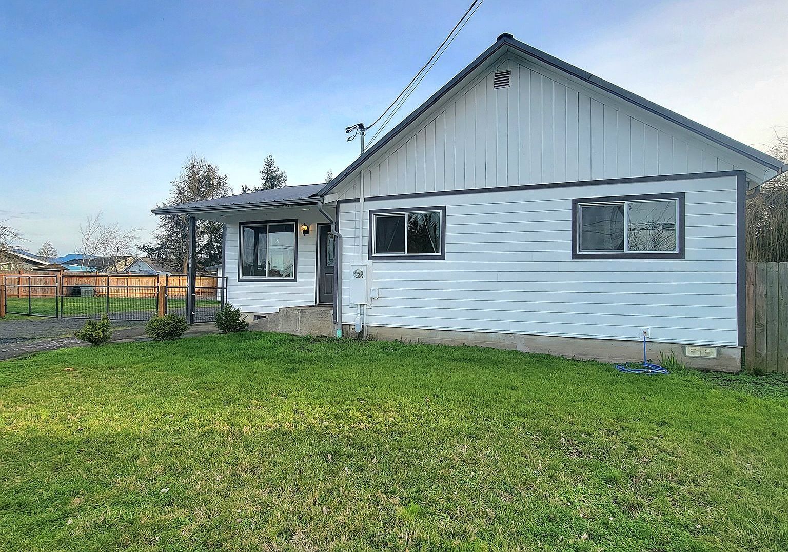 800 Territorial St Harrisburg, OR 97446 - Thumbnail 2