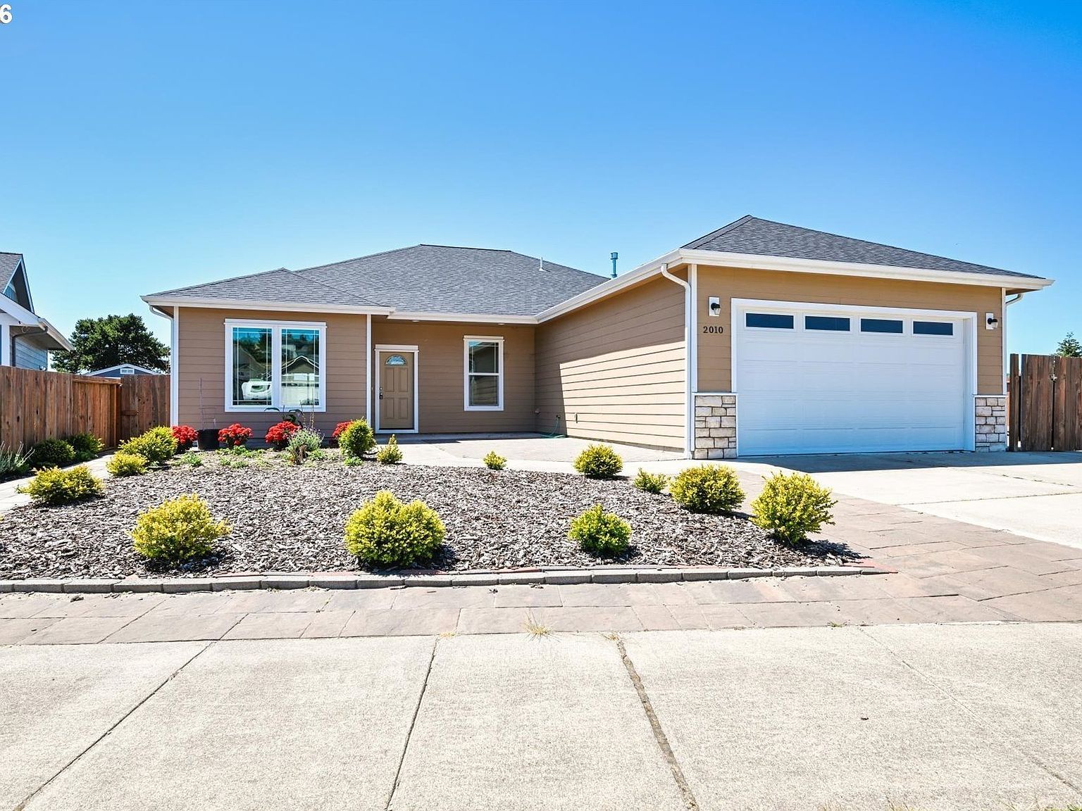 2010 Roosevelt Loop North Bend, OR 97459 | Single Family