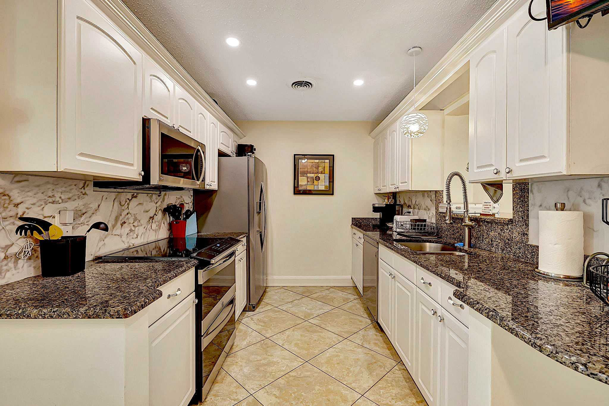 1095 Northeast Tuxedo Terrace, Jensen Beach, FL, USA, 34957 - Thumbnail 5