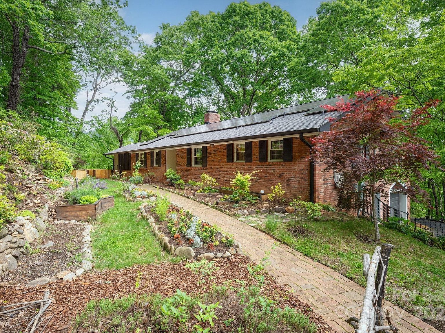 200 Allen Mountain Dr Black Mountain, NC 28711 - Thumbnail 2