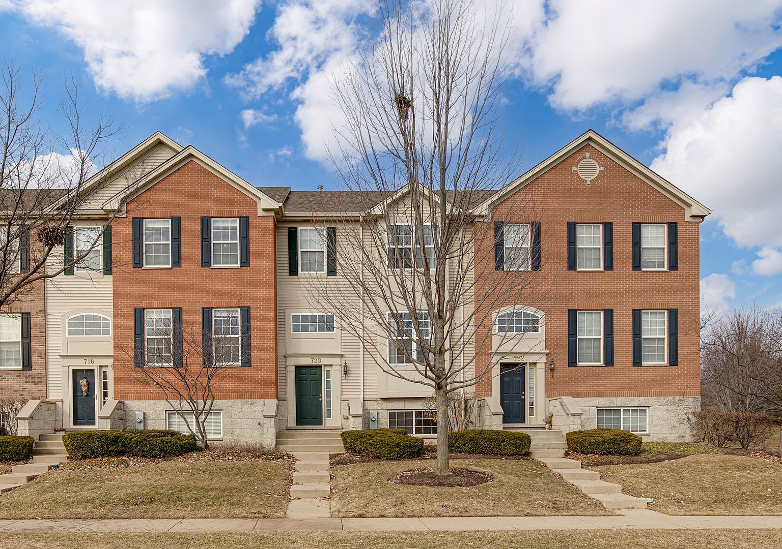 720 Thornbury Rd Bartlett, IL 60103 - Thumbnail 2