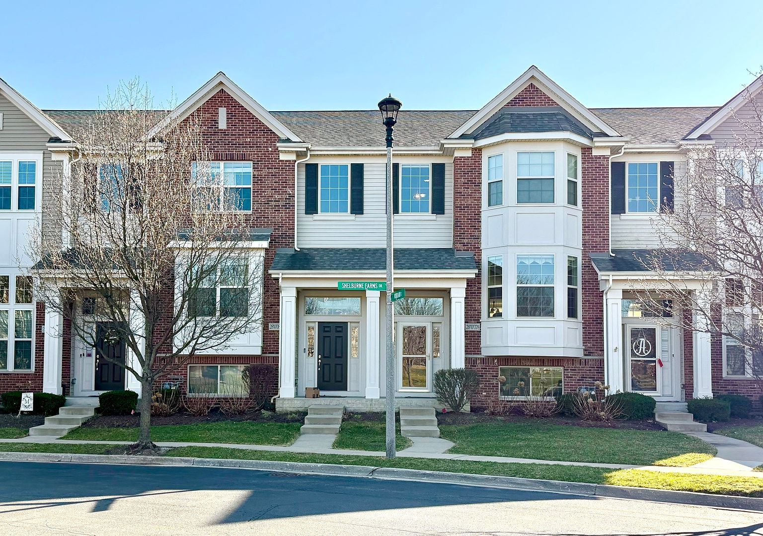 28W078 Shelburne Farms Dr Winfield, IL 60190 - Thumbnail 2