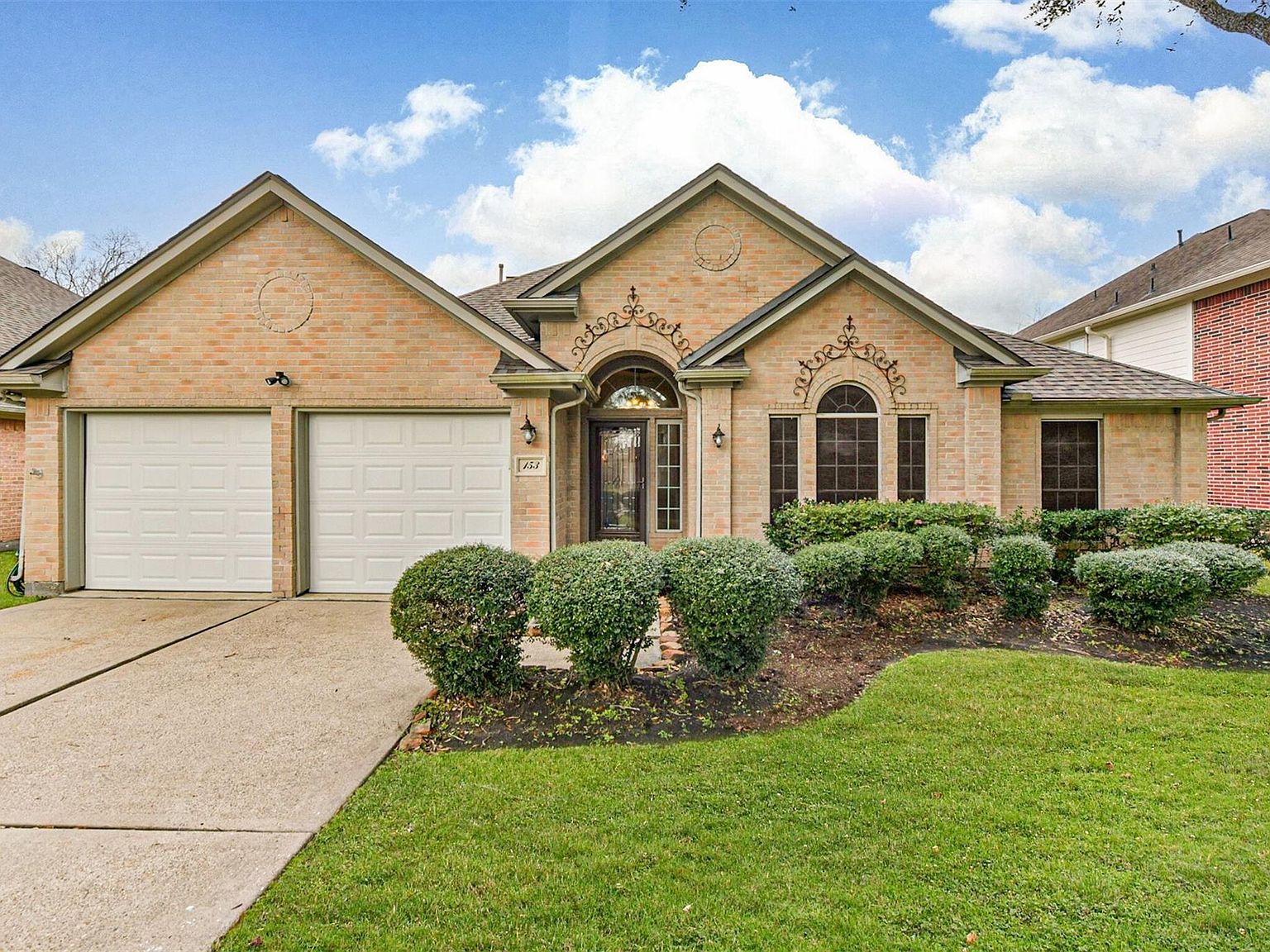 153 Greenridge Cir League City, TX 77573  | Single Family