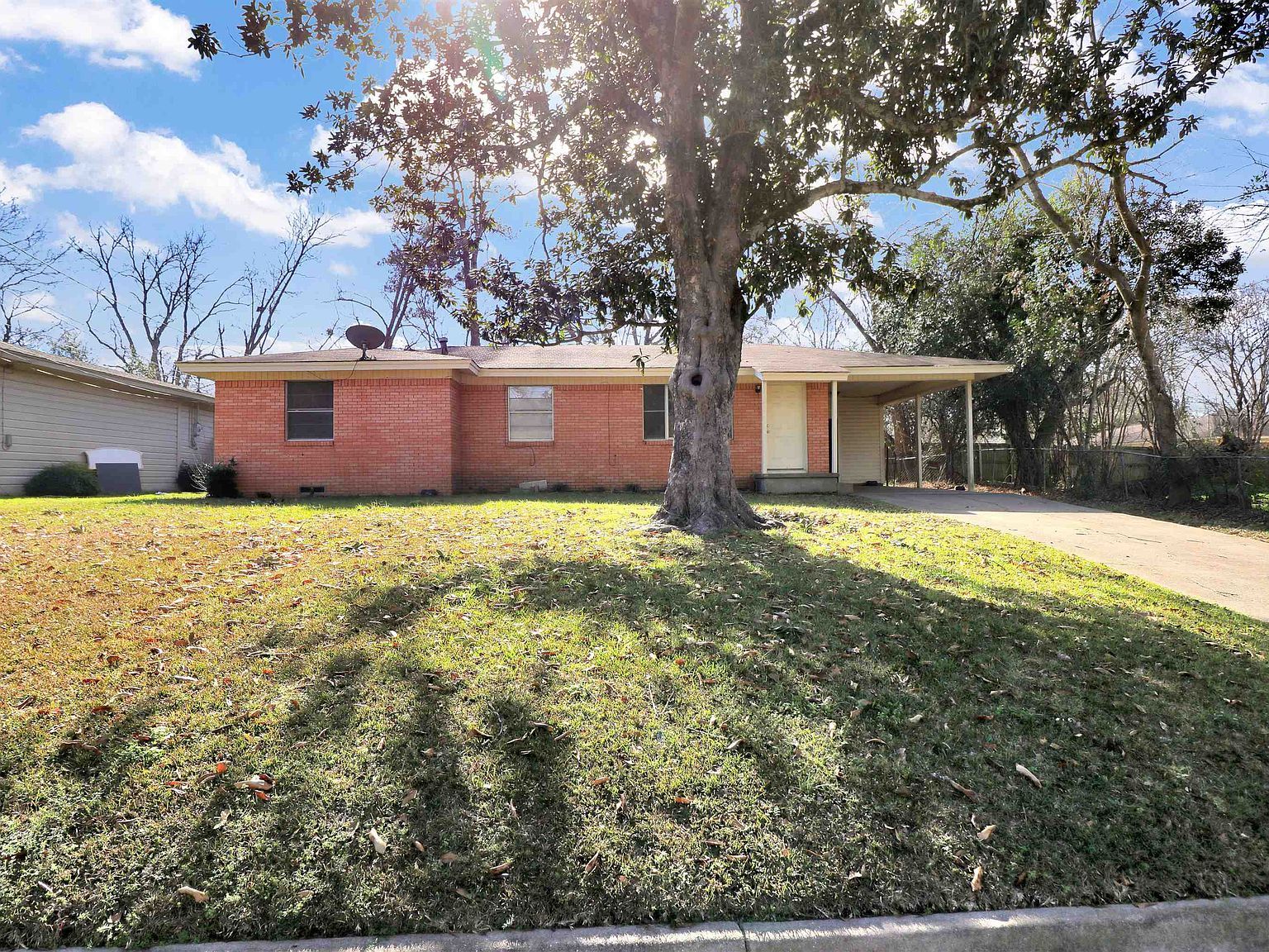1004 Meadowbrook Dr Longview, TX 75601  | Single Family