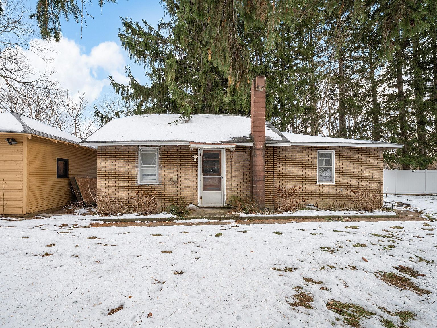 318 S Whittaker St New Buffalo, MI 49117 - Thumbnail 2