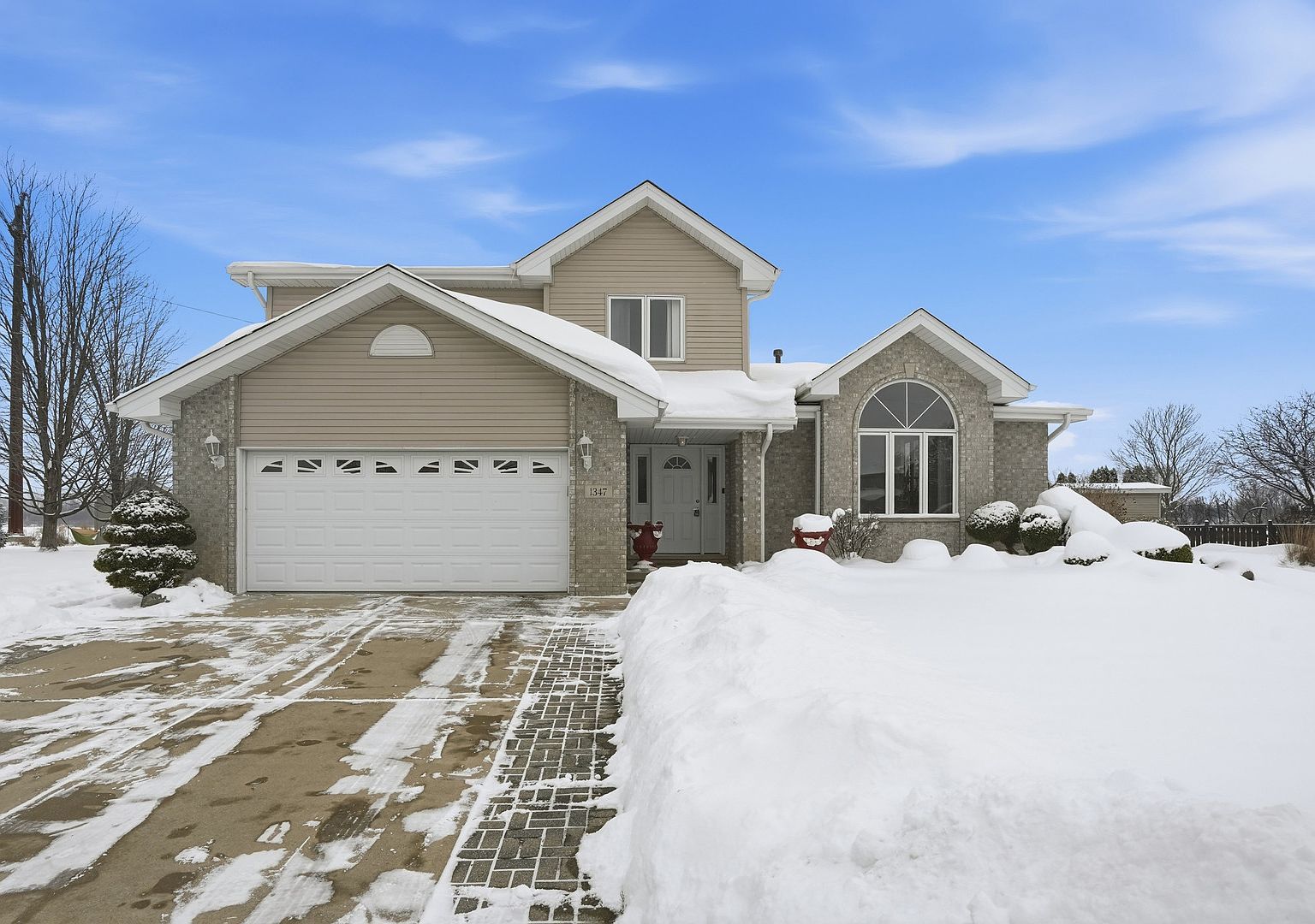 1347 Rainbow Cir Manteno, IL 60950 - Thumbnail 2