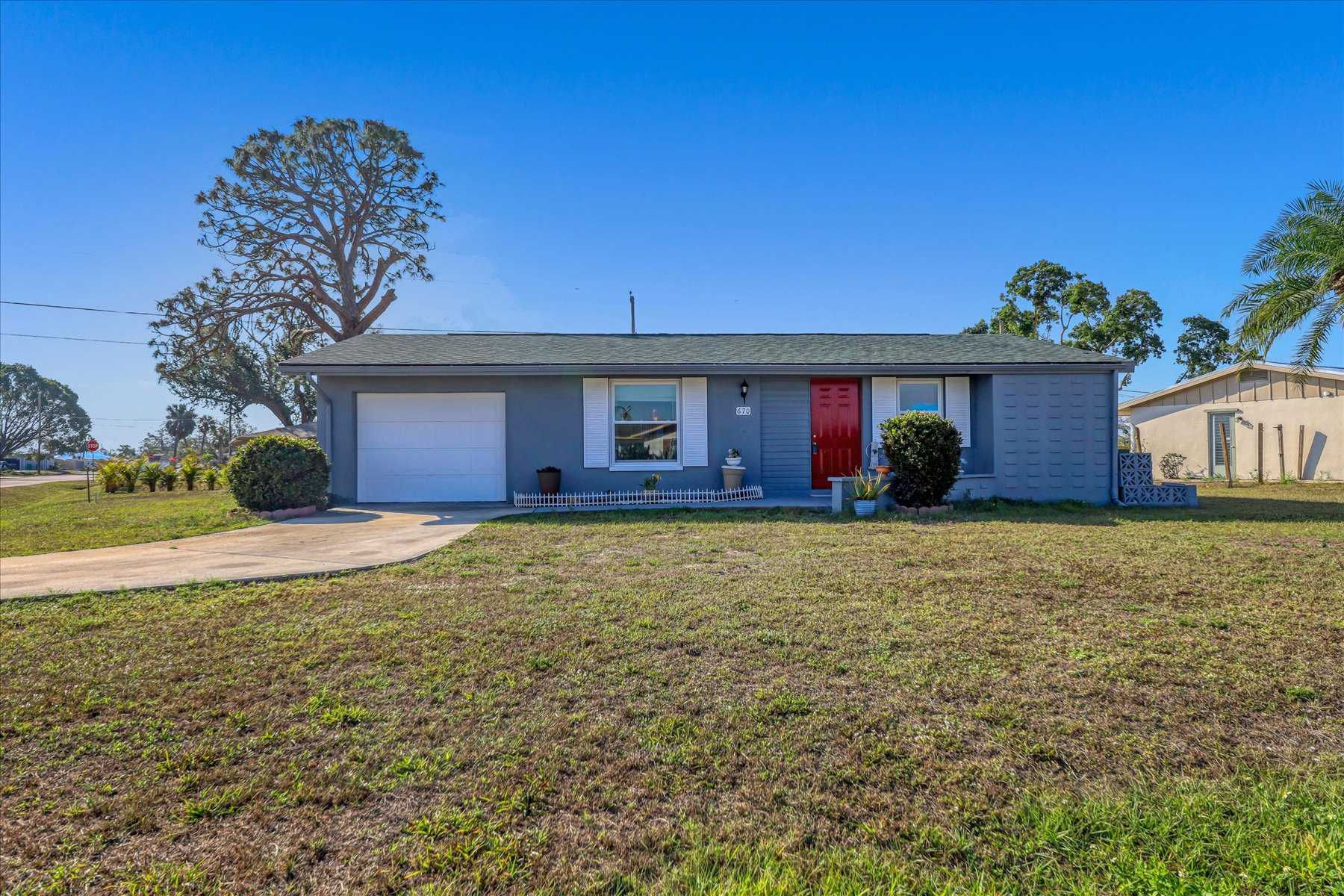 670 Blue Lane Northwest, Port Charlotte, FL, USA, 33952 - Thumbnail 2