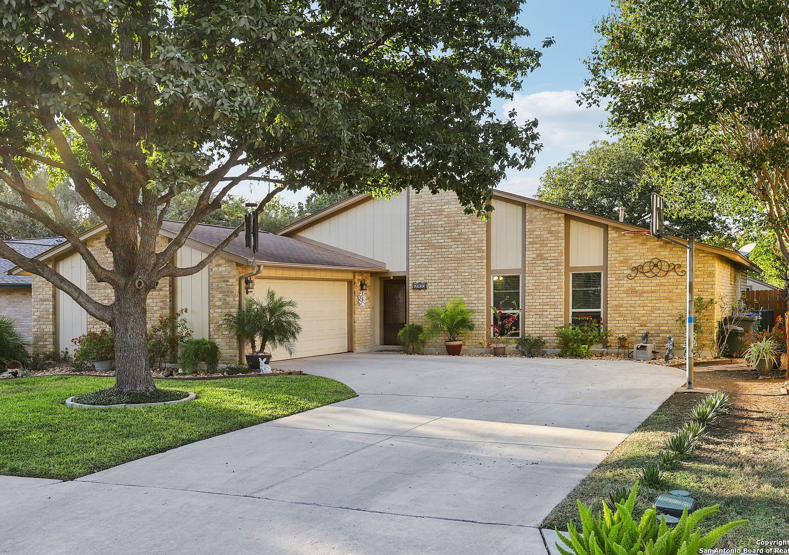 2323 Wilderness Hl San Antonio, TX 78231 - Thumbnail 2