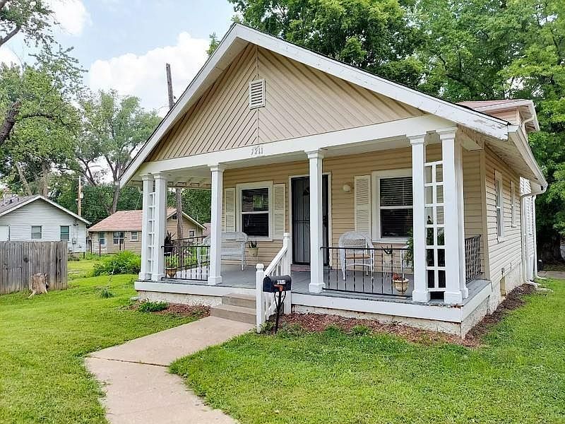7211 Lydia Ave Kansas City, MO 64131  | Single Family