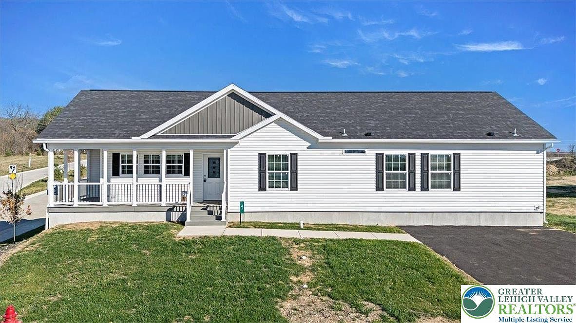 1412 Heytesbury Rd Lehigh Township, PA 18088 - Thumbnail 2