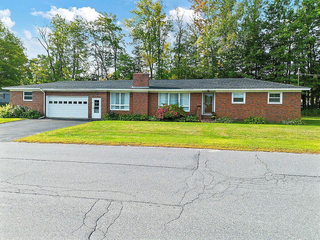 5 Robert St Winslow, ME 04901 - Thumbnail 2