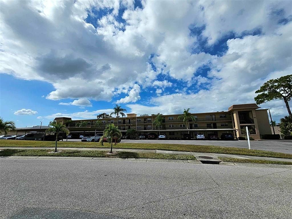 1370 Heather Ridge Blvd APT 105 Dunedin, FL 34698 - Thumbnail 2
