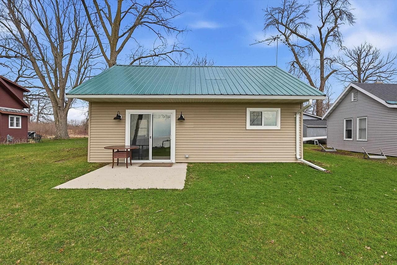 N2013 Elmwood Bch Chilton, WI 53014  | Single Family